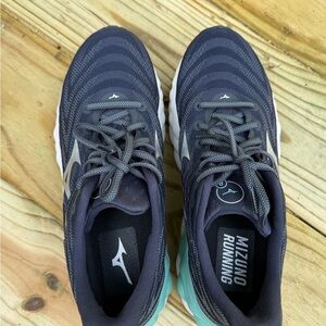 Mizuno Wave Sky 8 Indian Ink Silver Women's Sneakers 9.5